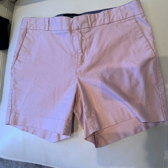Good used condition banana republic shorts.  Pale pink. Sz 6 - Picture 7 of 9